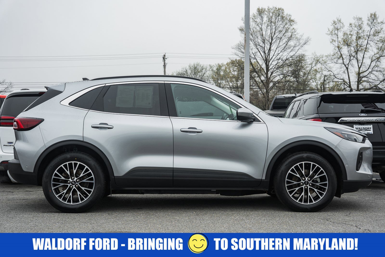 Used 2023 Ford Escape SE w/ PHEV Premium Package image 5