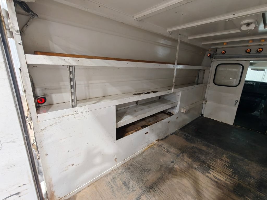 Used 2004 Chevrolet Express 3500 RWD image 32