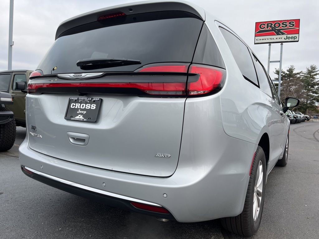 New 2026 Chrysler Pacifica Select image 41