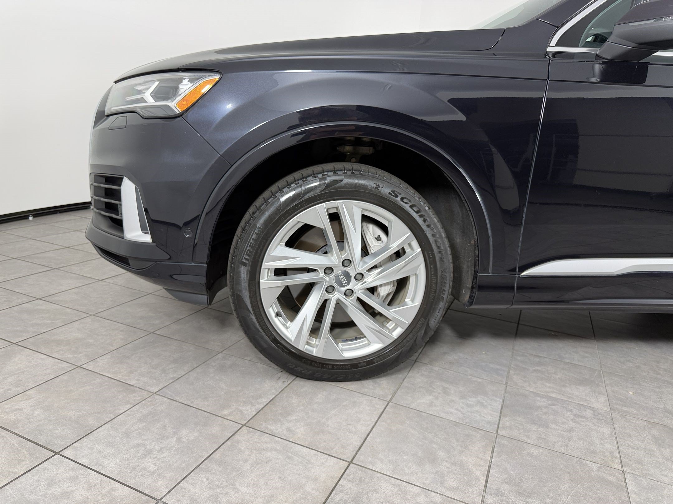 Used 2021 Audi Q7 3.0T Premium Plus w/ Premium Plus Package AWD/4WD image 12