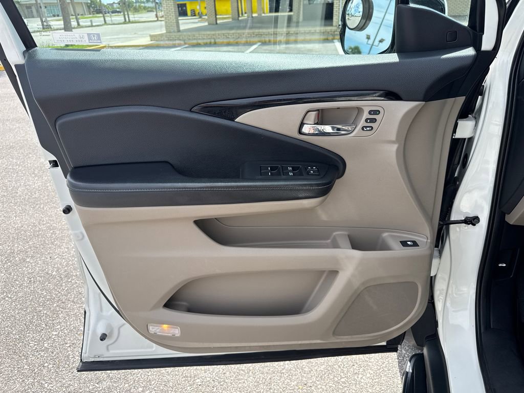 Used 2018 Honda Ridgeline RTL-E image 10