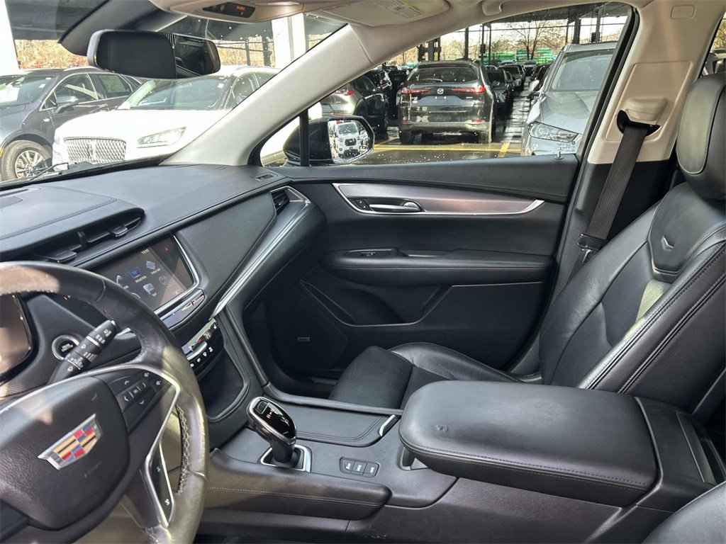 Used 2017 Cadillac XT5 Luxury image 23