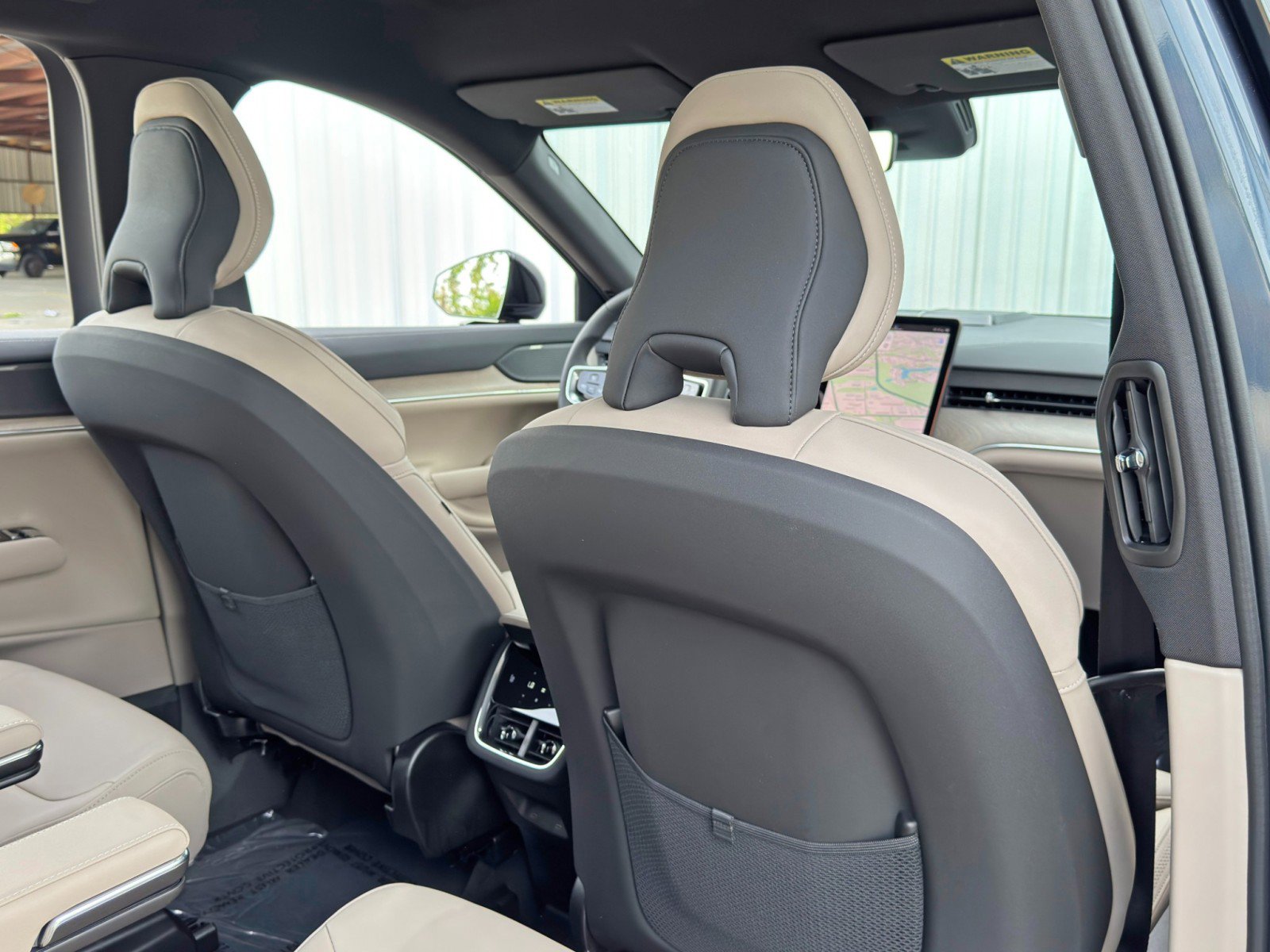 Used 2025 Volvo EX90 Ultra AWD/4WD image 35