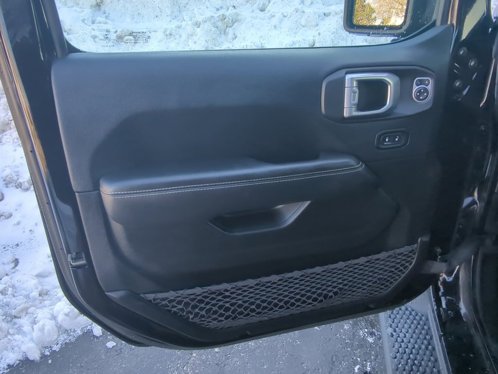 Used 2019 Jeep Wrangler Unlimited Sahara w/ Uconnect 4C Nav & Sound Group image 10