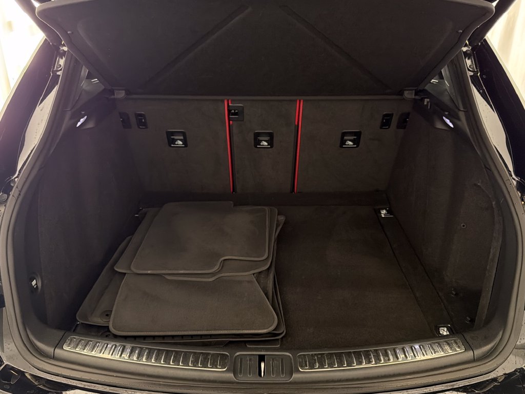 Certified 2021 Porsche Macan S AWD/4WD image 28