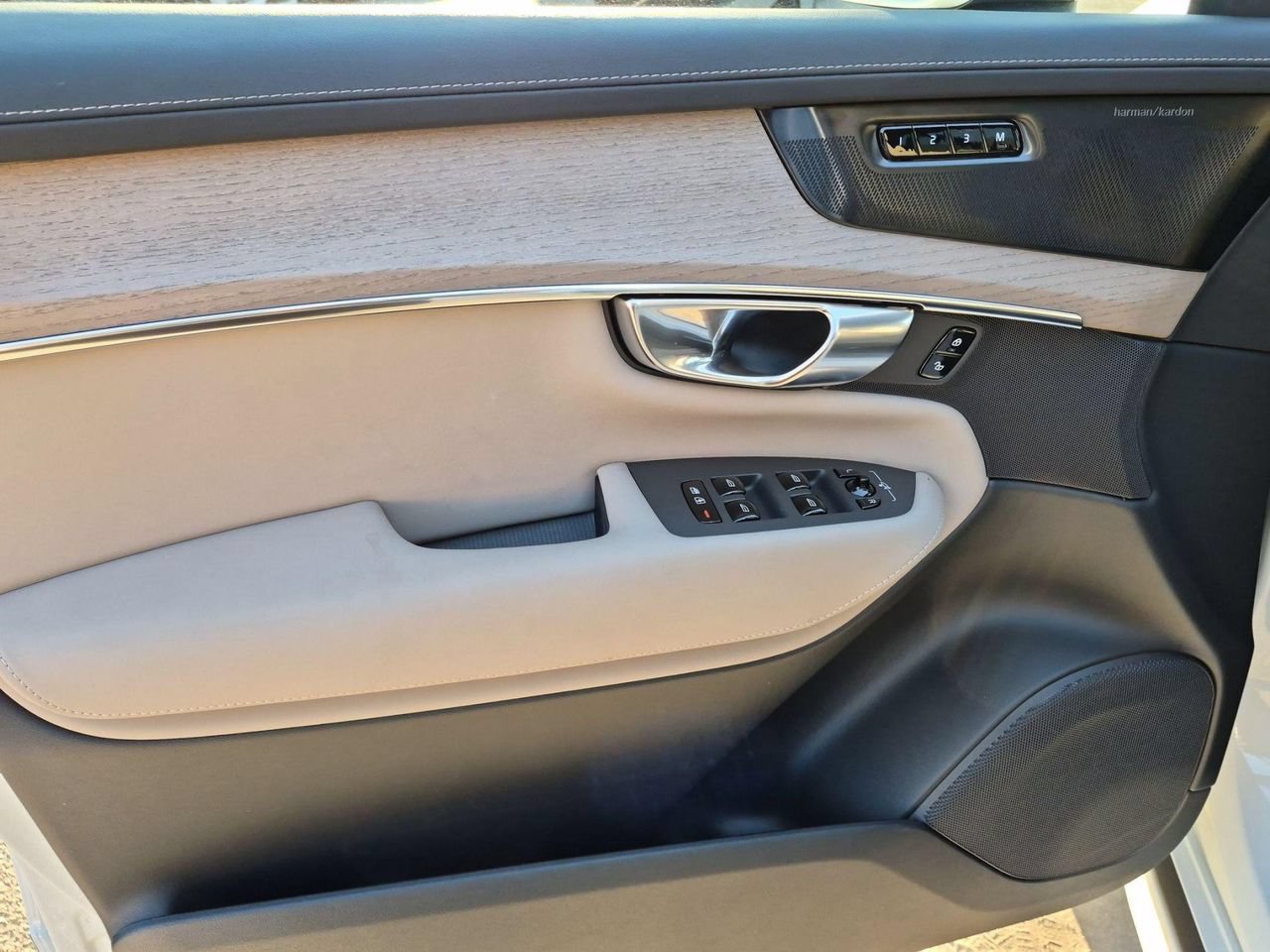 Certified 2026 Volvo XC90 B6 Plus AWD/4WD image 10