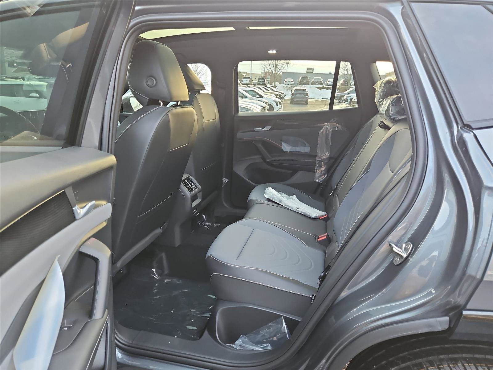 New 2026 Volkswagen Tiguan SE R-Line image 25