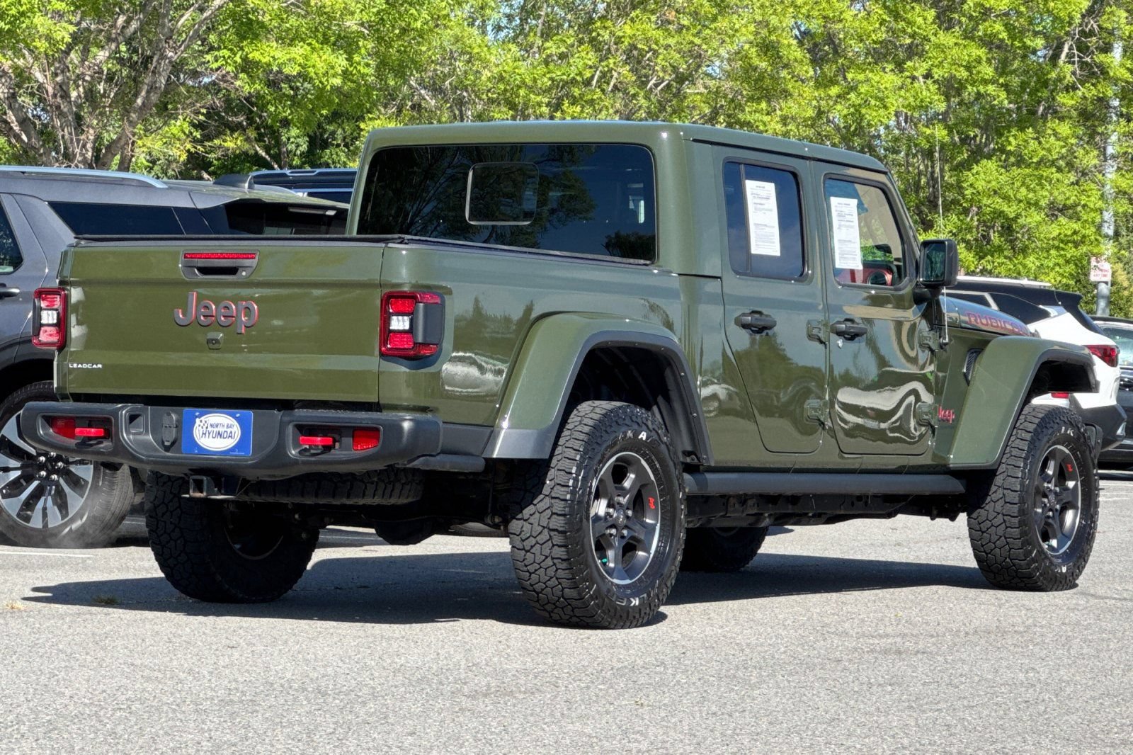 Used 2022 Jeep Gladiator Rubicon w/ LED Lighting Group AWD/4WD image 4