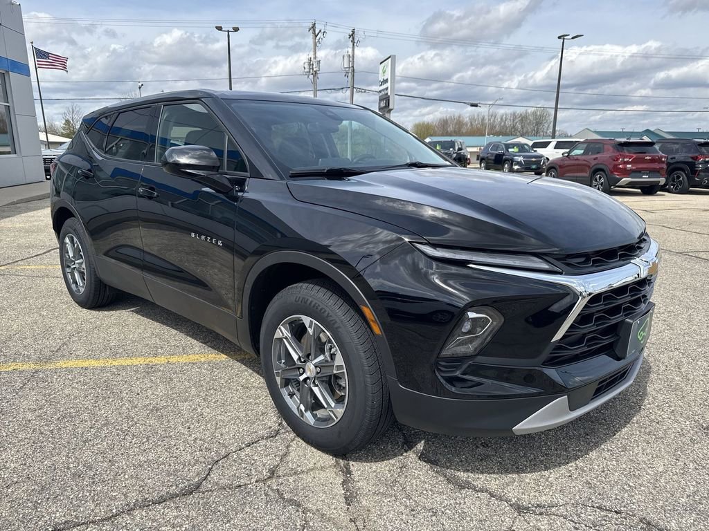 Certified 2025 Chevrolet Blazer LT AWD/4WD image 7