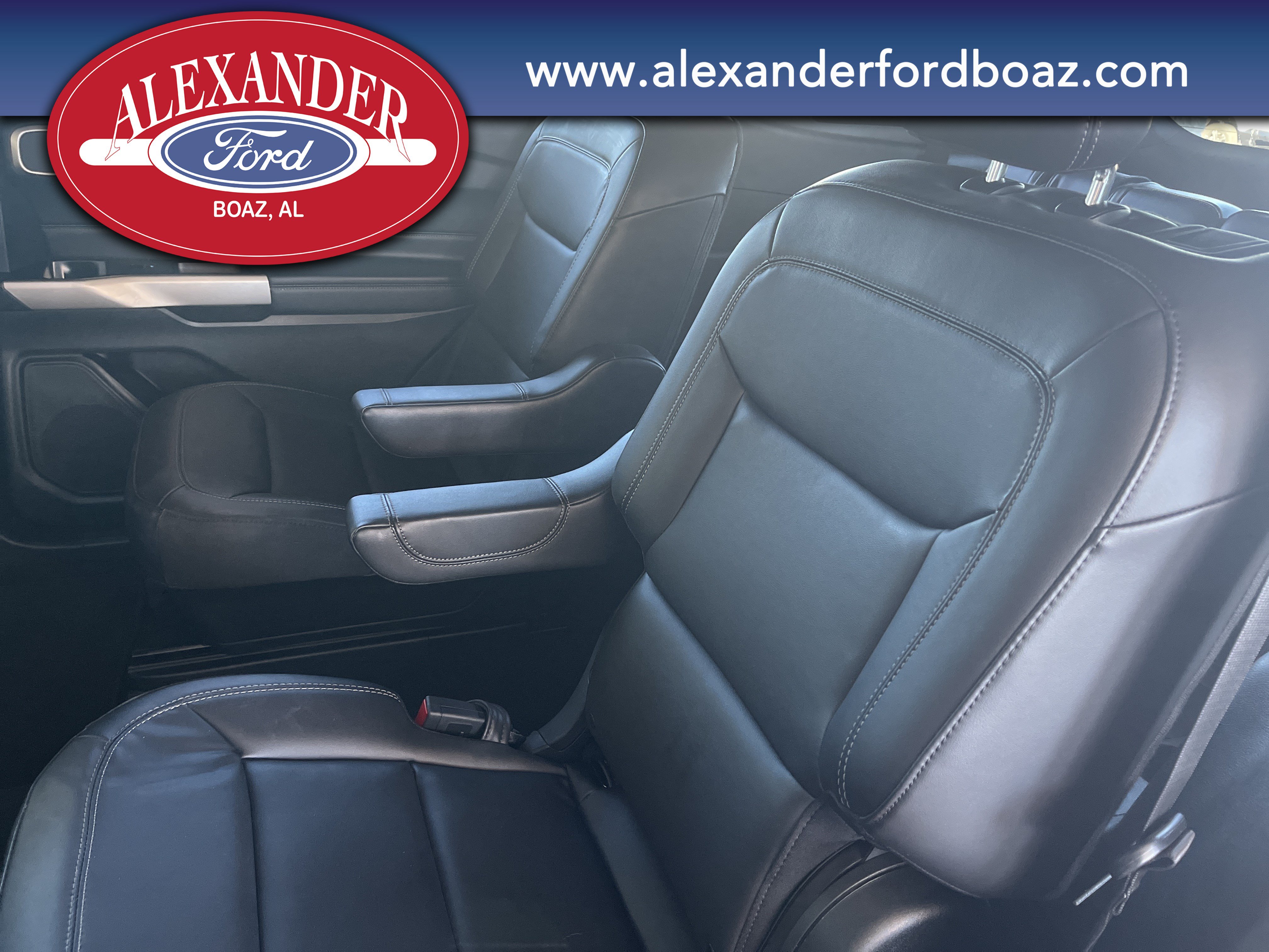 Used 2023 Ford Explorer XLT w/ Equipment Group 202A AWD/4WD image 12