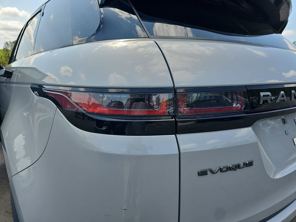 Used 2023 Land Rover Range Rover Evoque R-Dynamic SE image 38