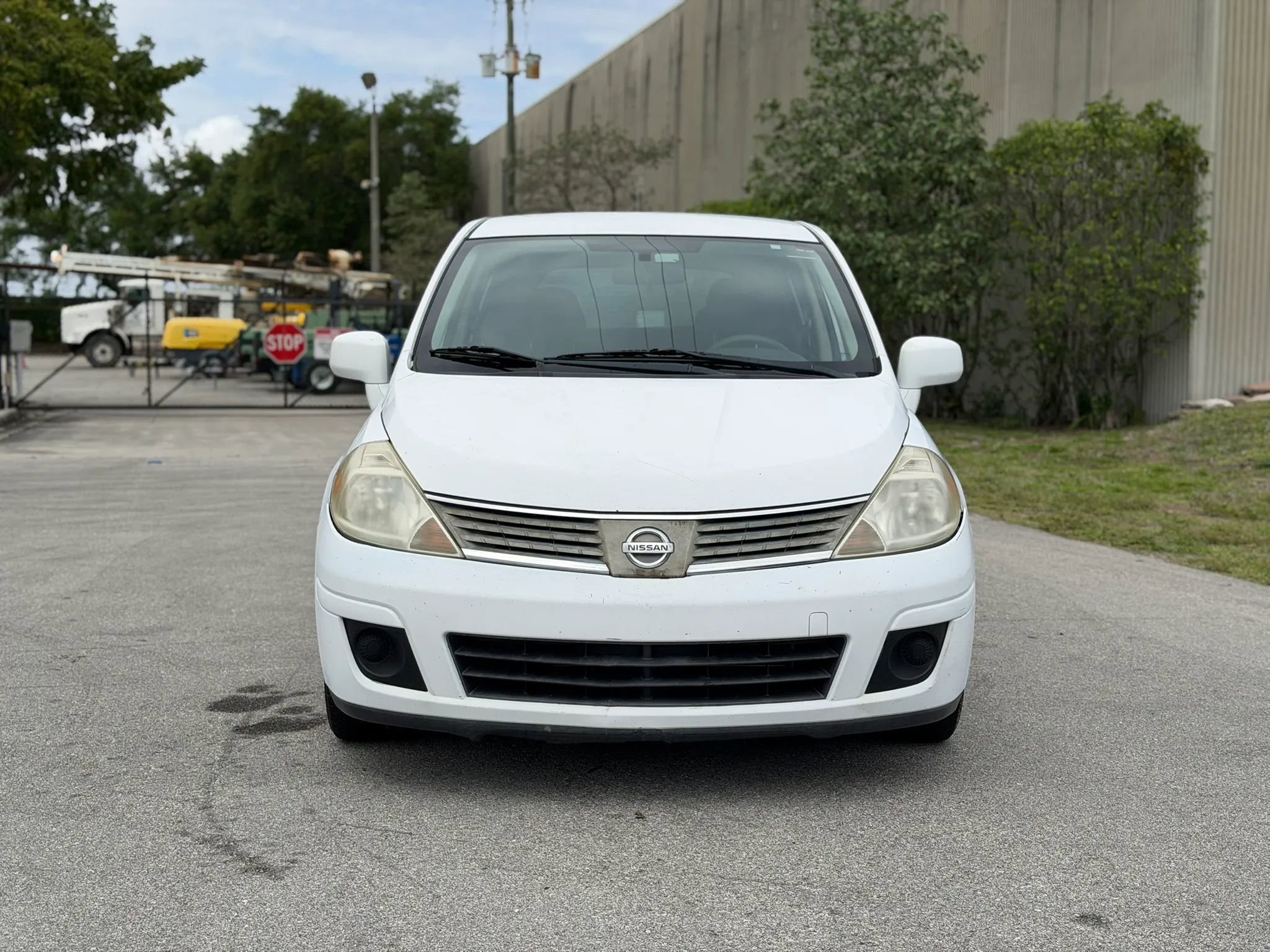 Used 2009 Nissan Versa 1.8 S image 3