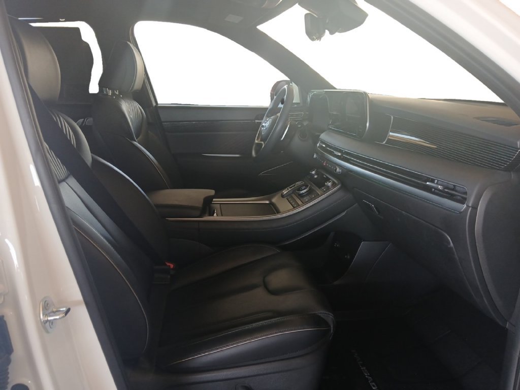Used 2025 Hyundai Palisade Calligraphy FWD image 15