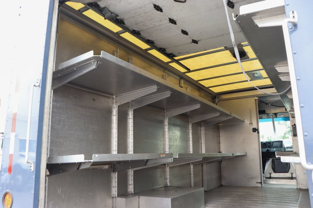 Used 2019 Ford E-450 and Econoline 450 Super Duty RWD image 9