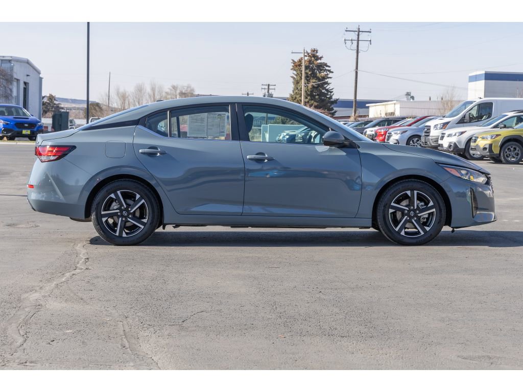 Used 2024 Nissan Sentra SV image 2