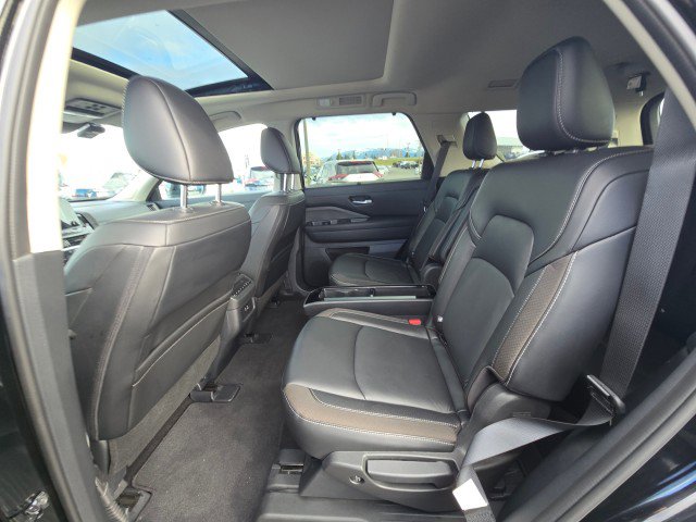 Used 2024 Nissan Pathfinder SL w/ SL Premium Package image 20