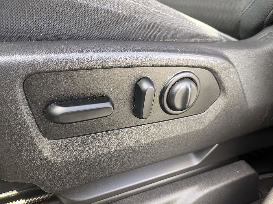 Used 2020 GMC Sierra 1500 Elevation image 12