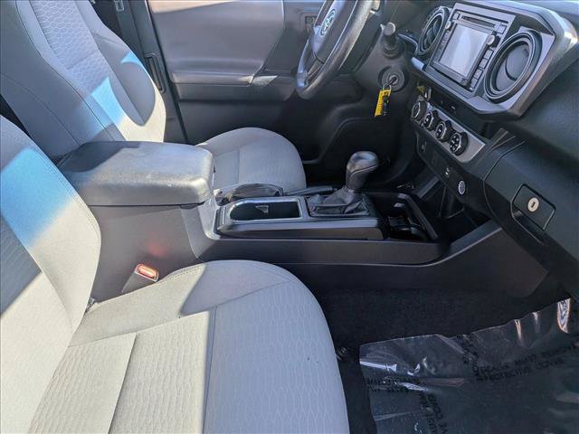 Used 2017 Toyota Tacoma SR AWD/4WD image 19