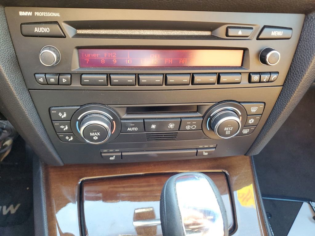 Used 2009 BMW 328i Convertible image 21