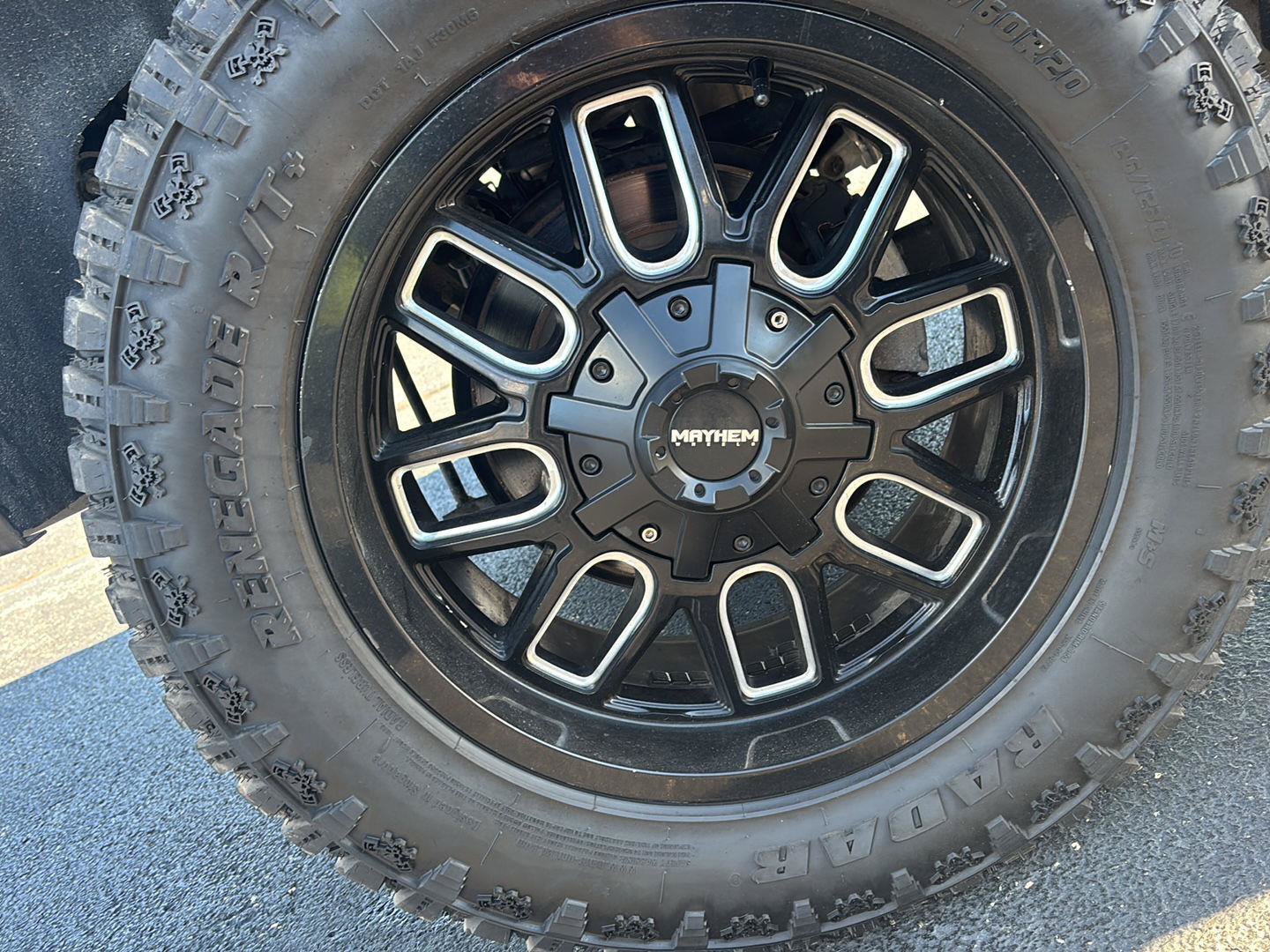 Used 2020 Chevrolet Tahoe LS AWD/4WD image 13