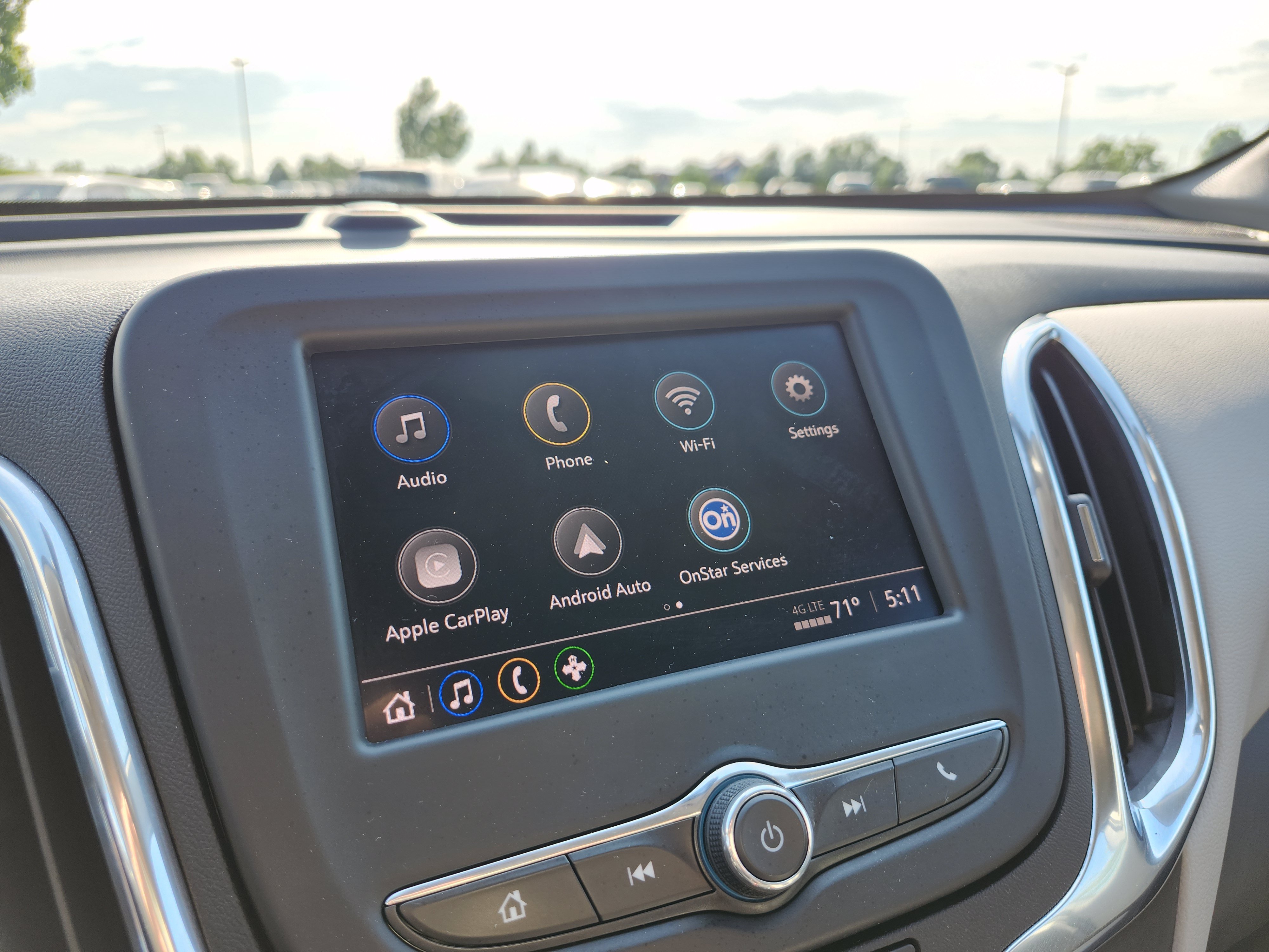 Used 2023 Chevrolet Equinox LT FWD image 2