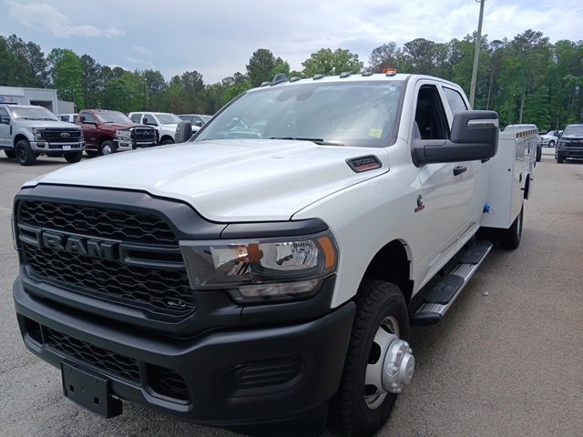 Used 2024 RAM 3500 Tradesman w/ Safety Group image 17