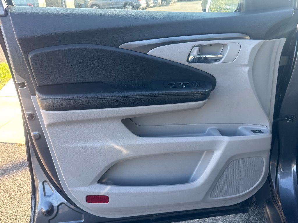 Used 2016 Honda Pilot LX image 12