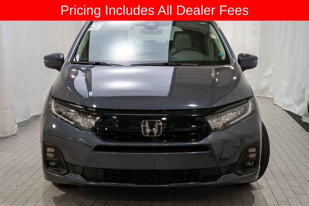 Used 2025 Honda Odyssey Touring image 2