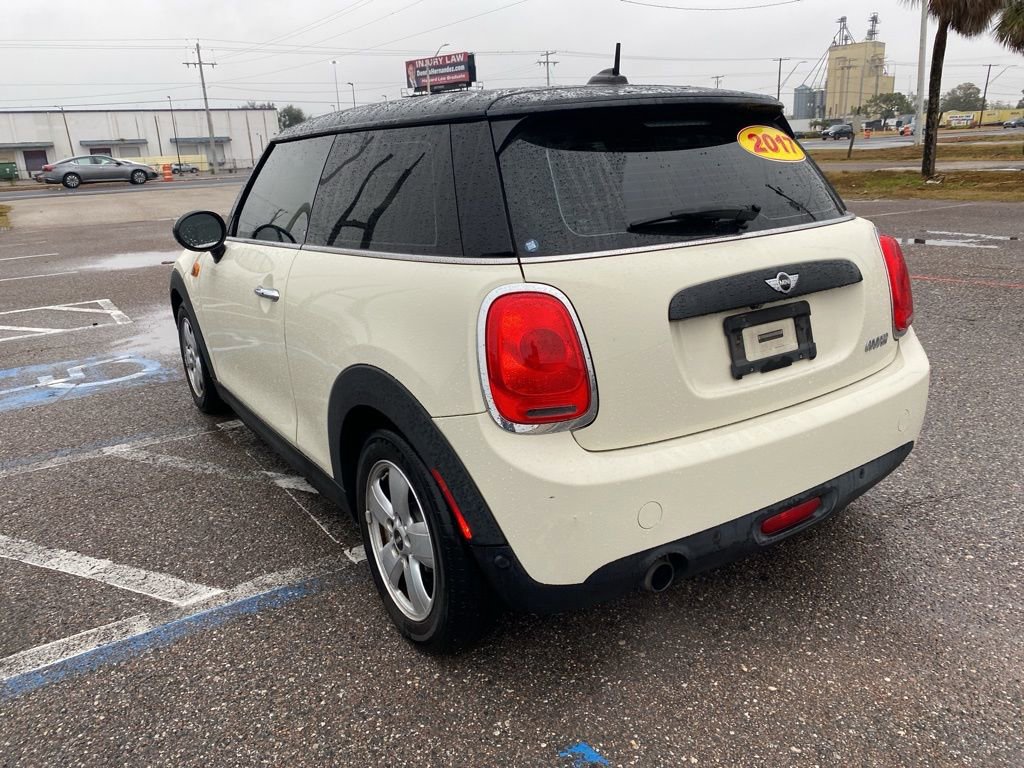 Used 2017 MINI Cooper 2-Door Hardtop image 5