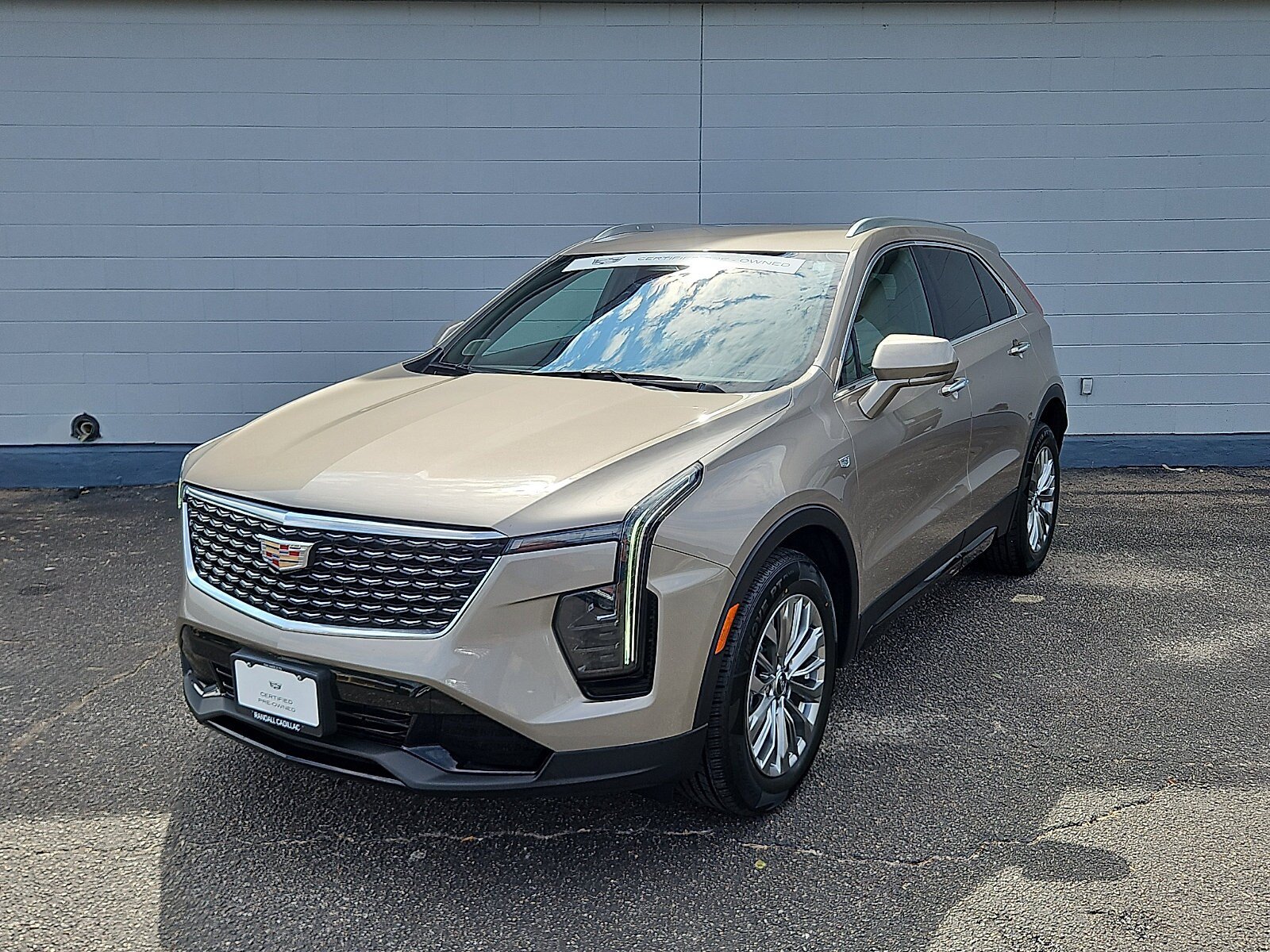 Certified 2024 Cadillac XT4 Premium Luxury FWD image 1