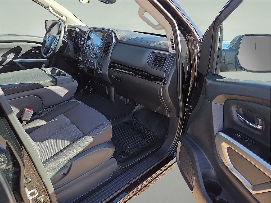 Used 2023 Nissan Titan SV image 13