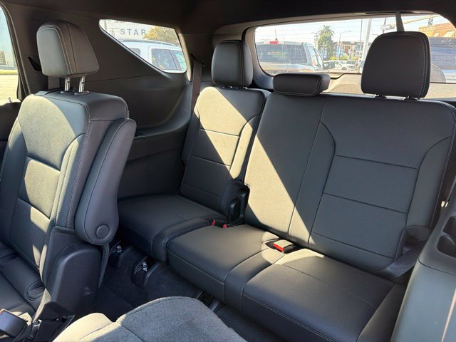 Used 2026 Chevrolet Traverse LT FWD image 19