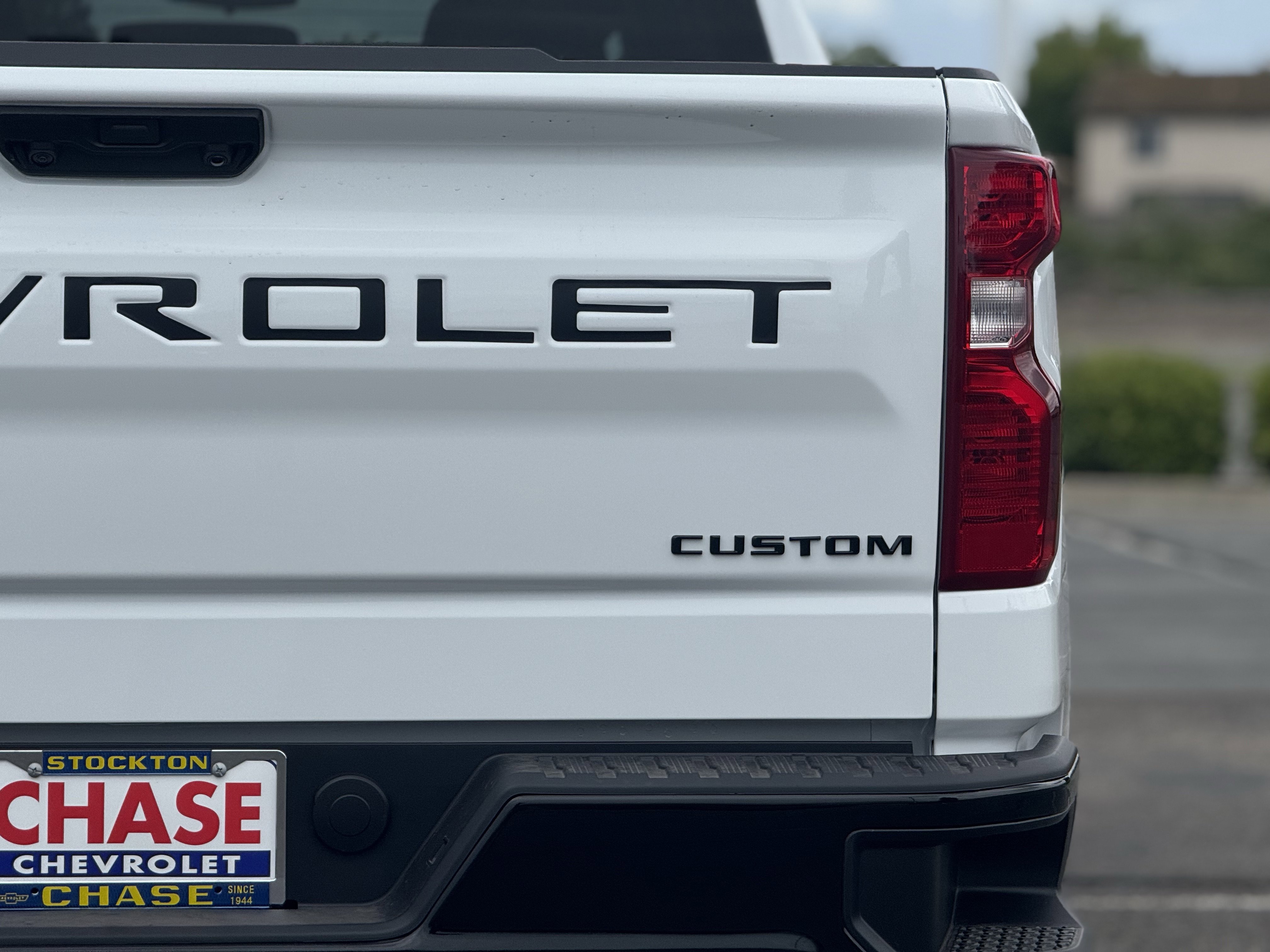 New 2026 Chevrolet Silverado 1500 Custom Trail Boss w/ LPO, Dark Essentials Package AWD/4WD image 8