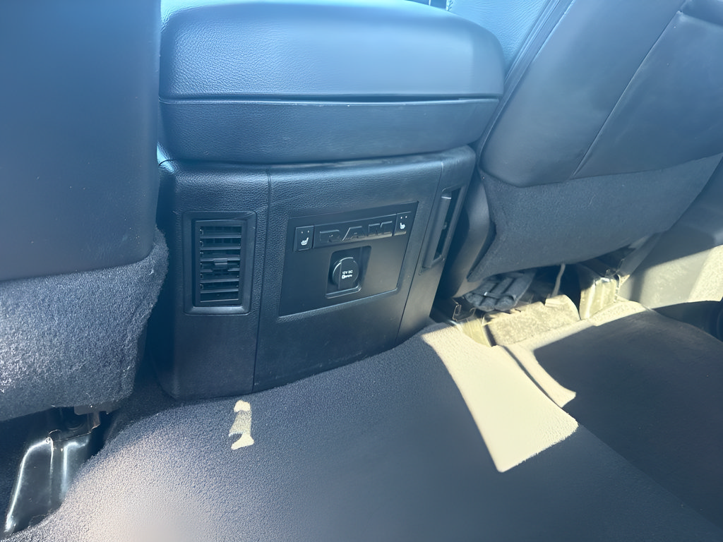 Used 2014 RAM 1500 Laramie w/ Convenience Group AWD/4WD image 10