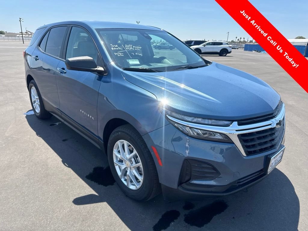 Used 2024 Chevrolet Equinox LS w/ LS Convenience Package FWD image 1