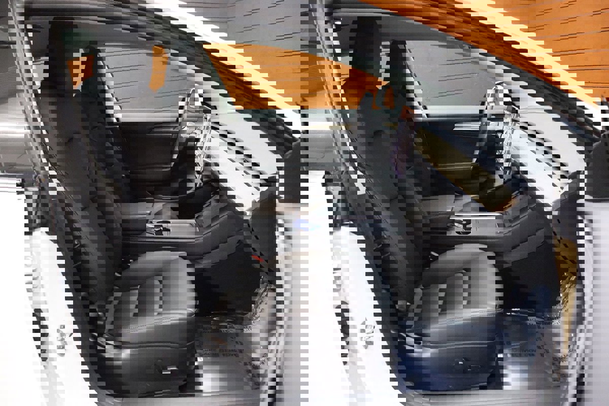 Used 2023 Tesla Model 3 Standard Range image 56