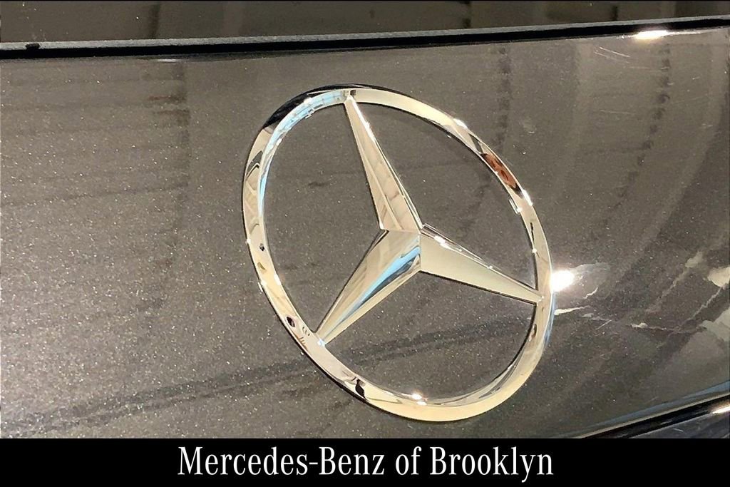 Used 2025 Mercedes-Benz GLC 300 4MATIC image 32
