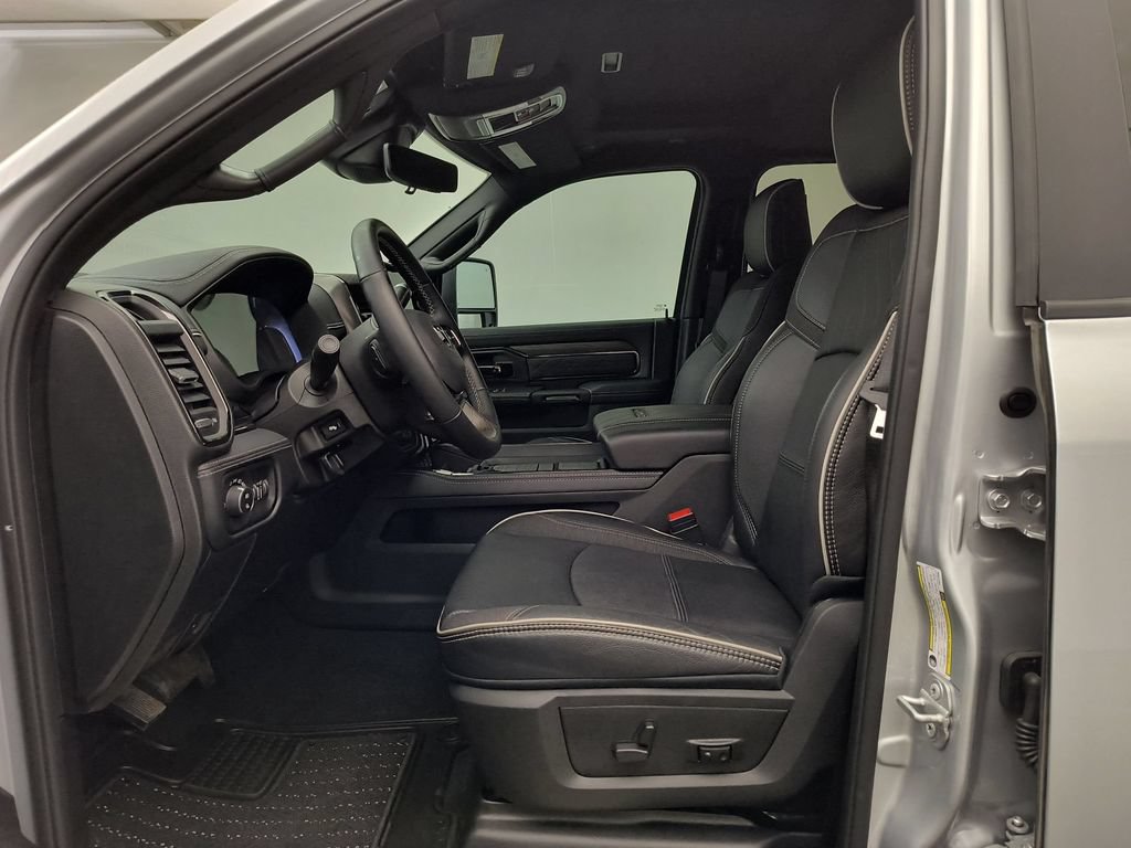 Used 2026 RAM 3500 Limited AWD/4WD image 5
