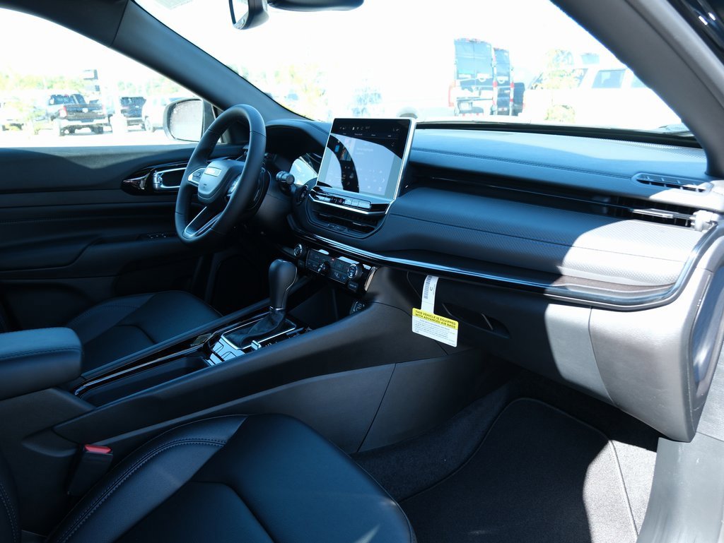New 2026 Jeep Compass Limited image 32