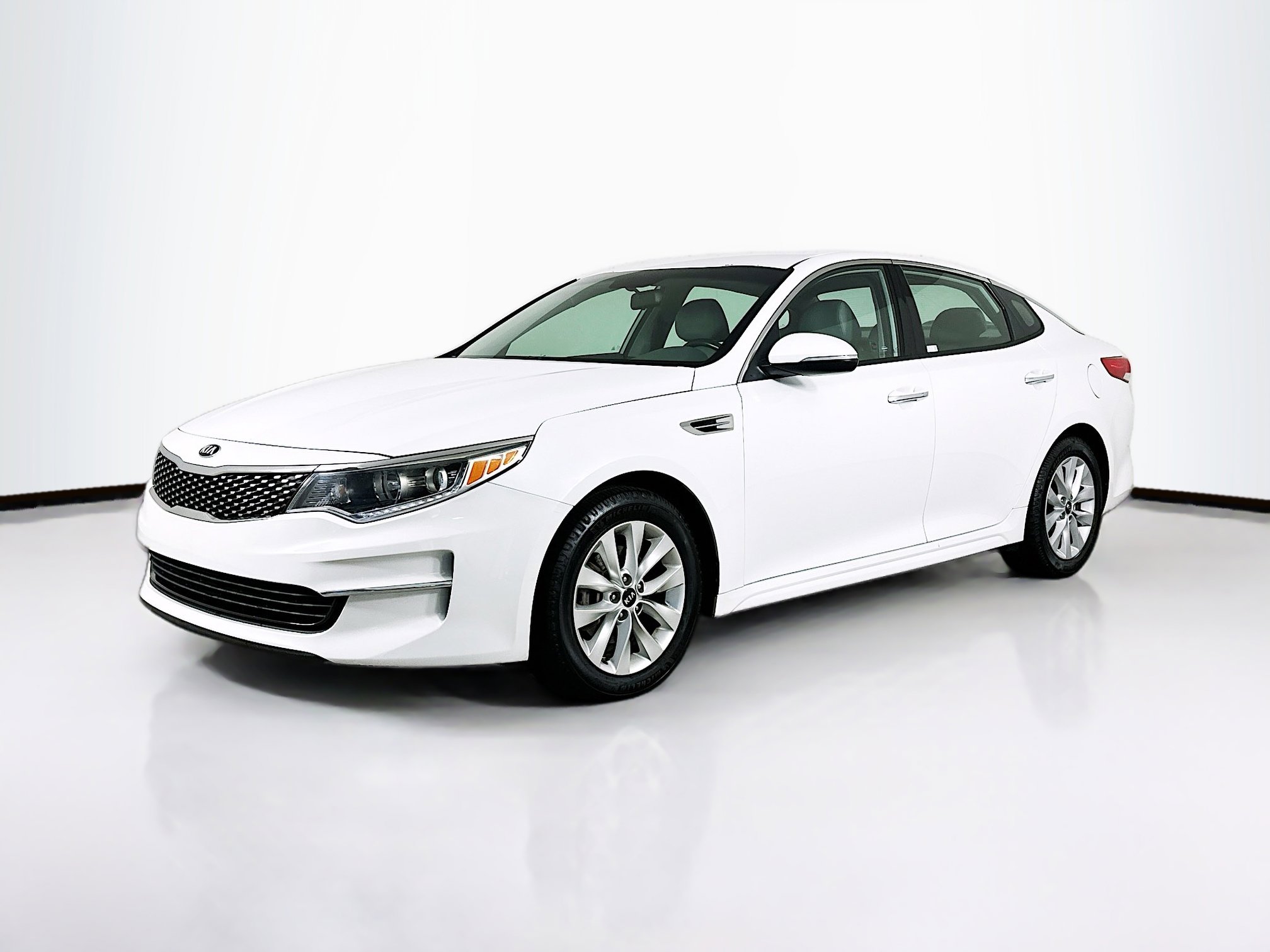 Used 2018 Kia Optima EX FWD image 3