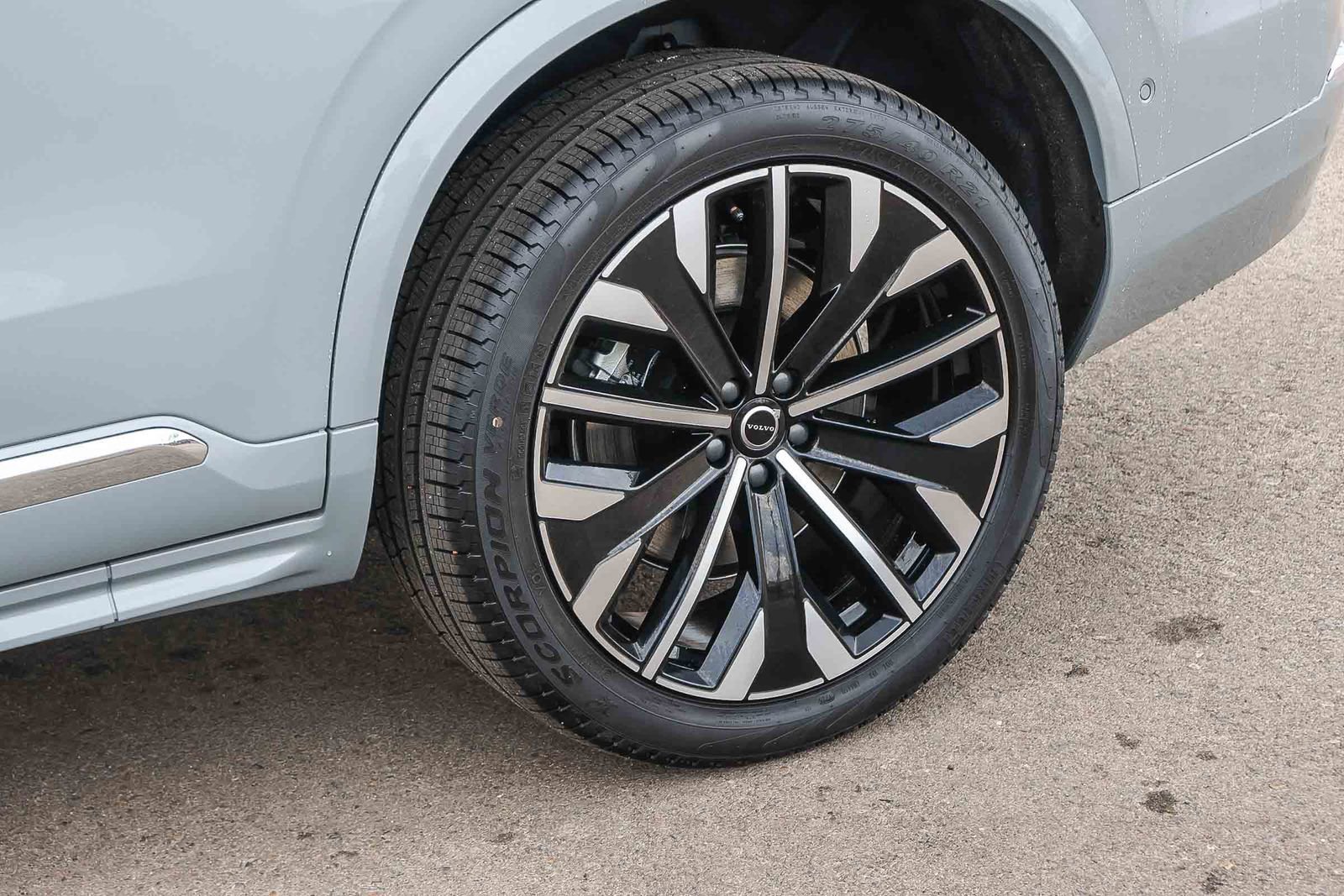 New 2026 Volvo XC90 T8 Ultra w/ Protection Package Premier image 10