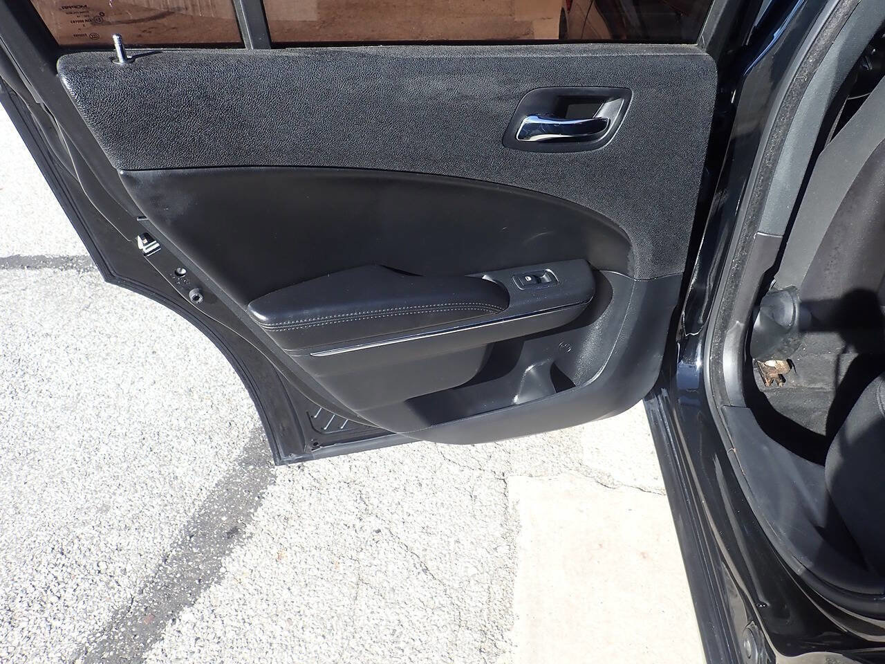 Used 2013 Dodge Charger SE image 13