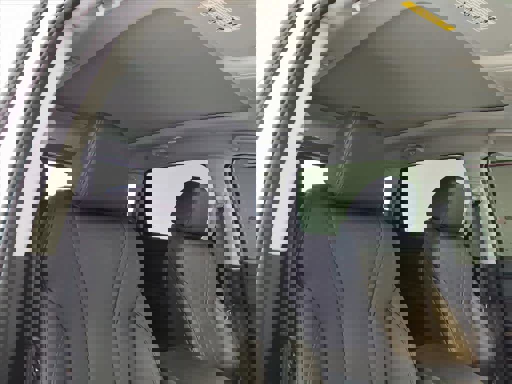 Used 2025 Acura MDX SH-AWD image 22