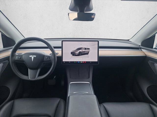Used 2025 Tesla Model Y Long Range RWD image 14