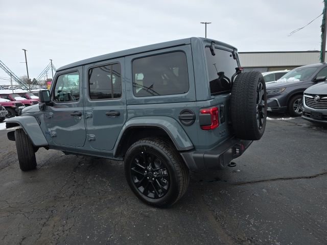 Used 2025 Jeep Wrangler Unlimited Sahara w/ Safety Group AWD/4WD image 4