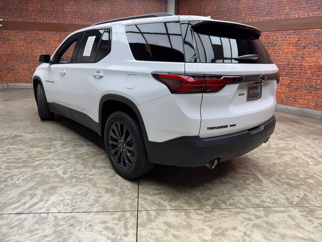 Used 2023 Chevrolet Traverse RS image 3