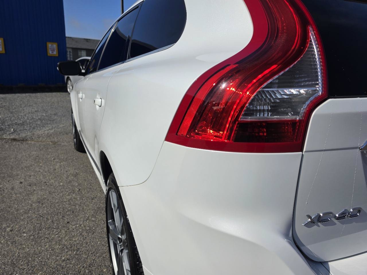 Used 2017 Volvo XC60 T6 Dynamic w/ Preferred Option Package AWD/4WD image 36