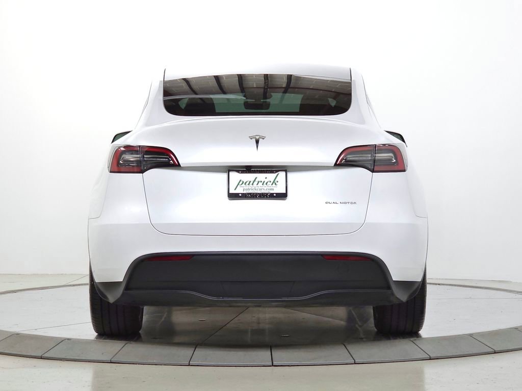Used 2024 Tesla Model Y Long Range AWD/4WD image 5
