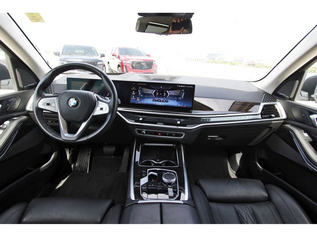 Used 2025 BMW X7 xDrive40i image 9