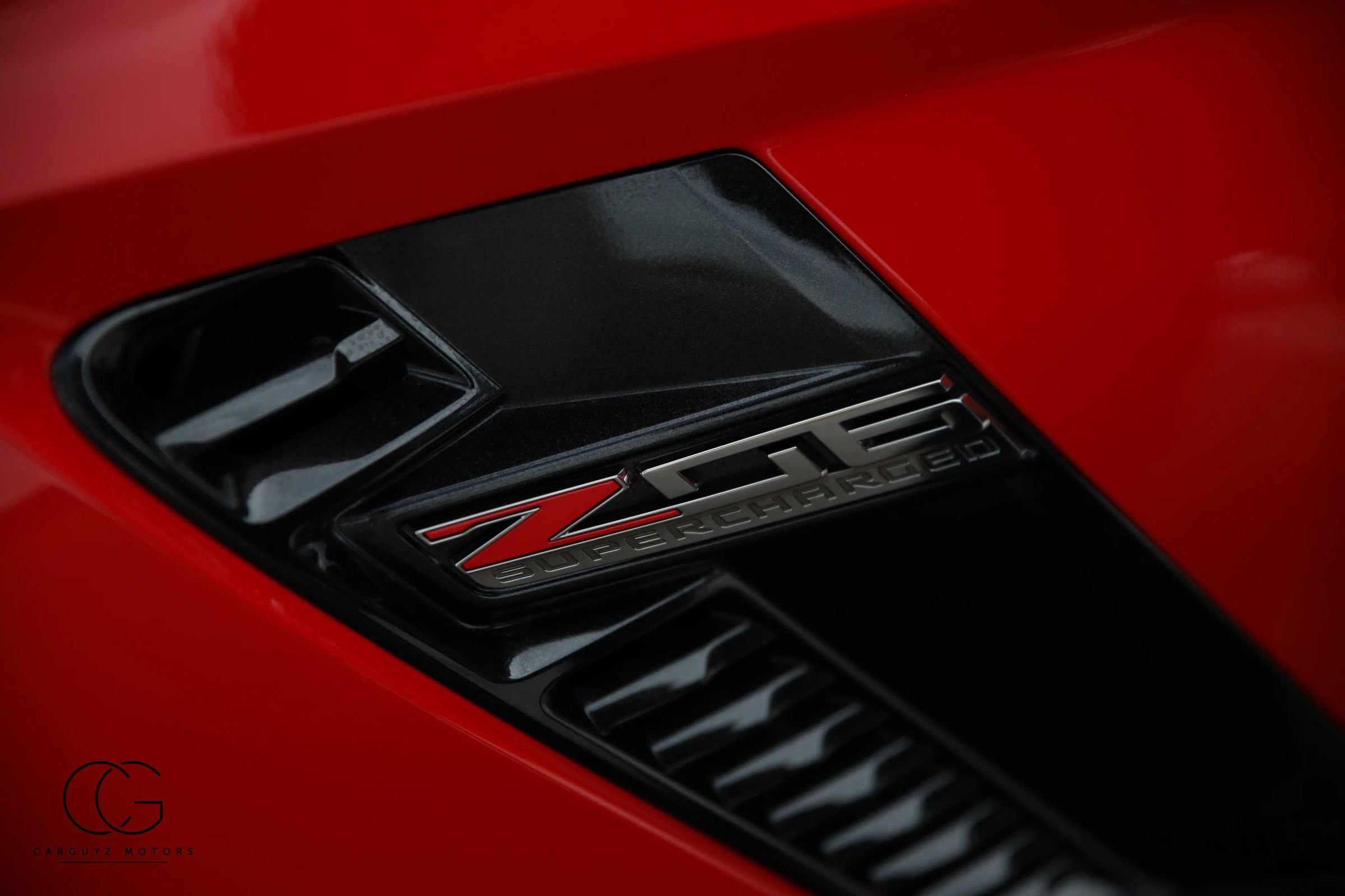 Used 2016 Chevrolet Corvette Z06 w/ 3LZ Preferred Equipment Group image 9